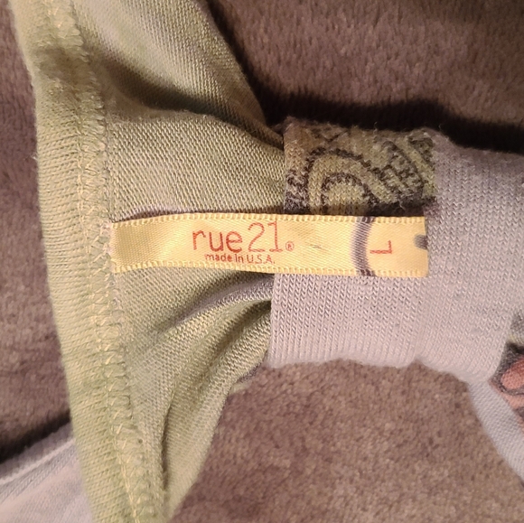 🍭2/$20-Casual Rue 21 tank - Picture 7 of 11